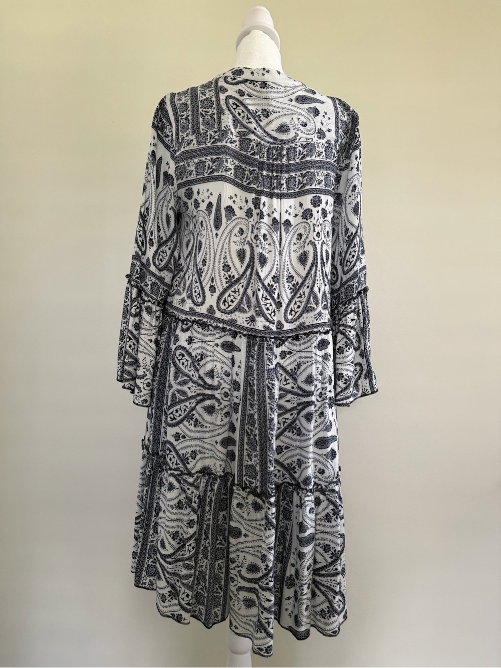 Has Pockets!! - Picture 2 of 12